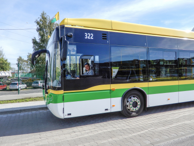 Autobus 322 na terenie Zajezdni.