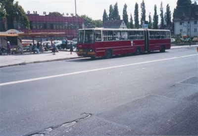 Zdjęcie autobusu przegubowego na ul. Bohaterów Westerplatte